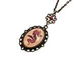 Collier avec des bijoux médiévaux motif dragon