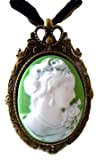 pendentif camée Marie Antoinette fond vert, bronze